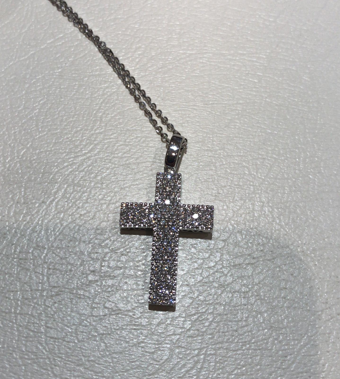 750% white gold cross pendant