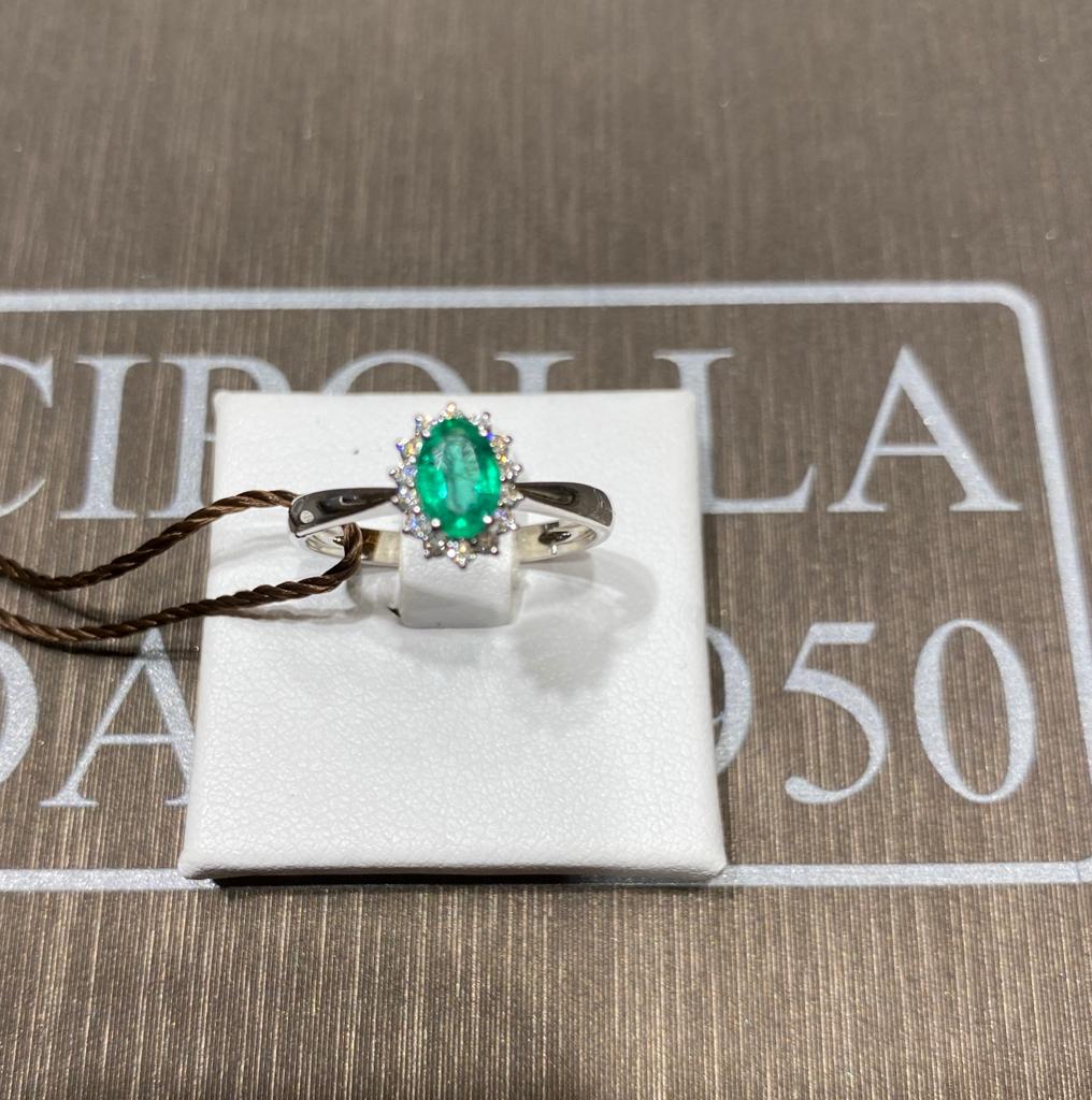 White Gold Emerald Ring