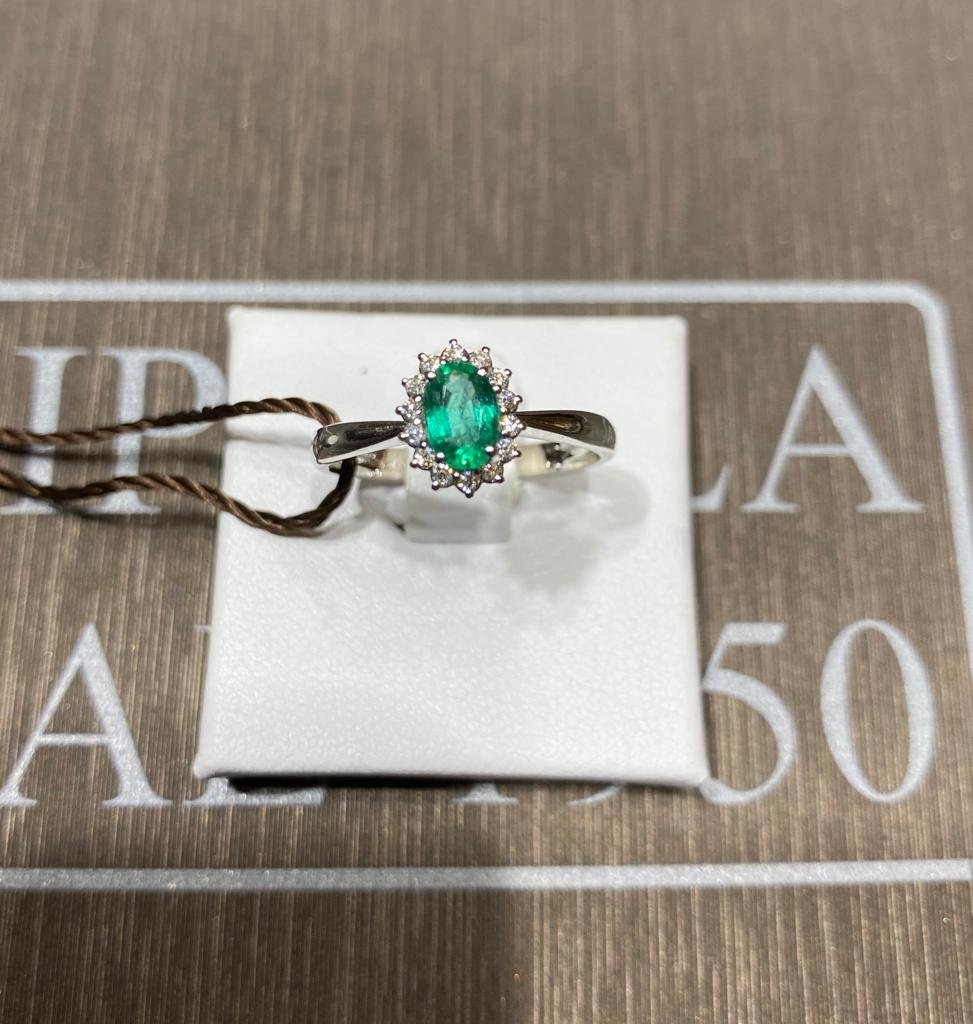 White Gold Emerald Ring