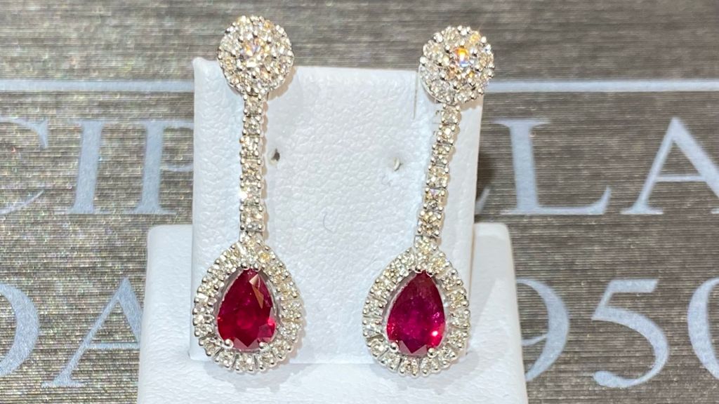 White gold ruby earrings 750% diamonds 0.70 ct color F/vvs1 rubies drop 1.54 ct