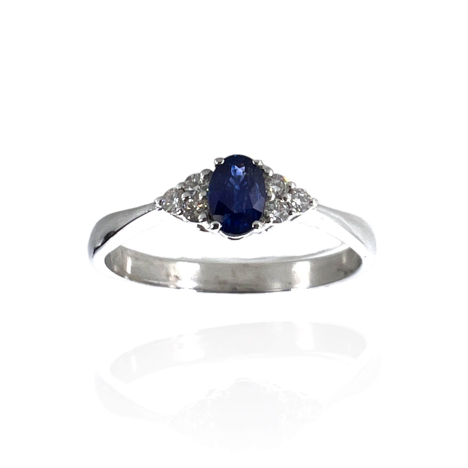 Sapphire ring in 750% gold and diamonds Art. AN2677-1